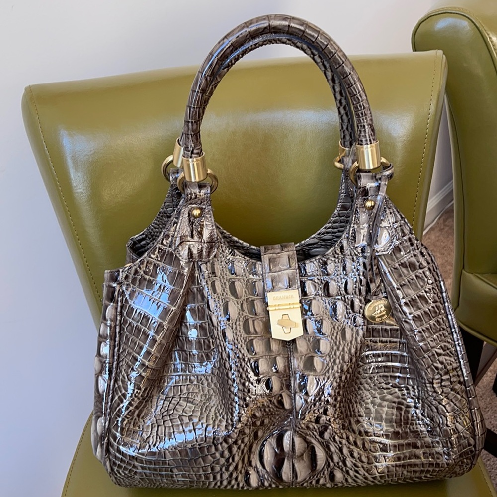 NWT Brahmin Elisa - Locket Glossy Melbourne Shoulder Purse with strap. Gray Croc